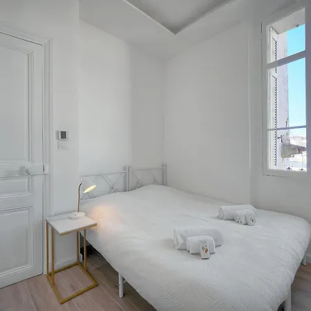 Exceptionnel 4 pieces balcon carre d or A3B129 Cannes
